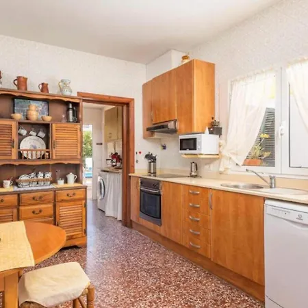 St Tomas Rustic V Pool Beachside