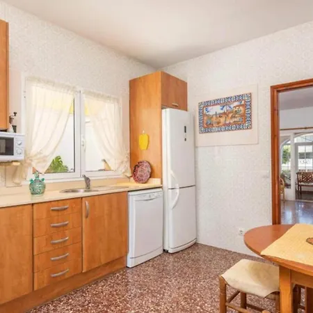 St Tomas Rustic V Pool Beachside Holiday home *