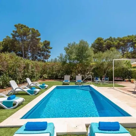 St Tomas Rustic V Pool Beachside